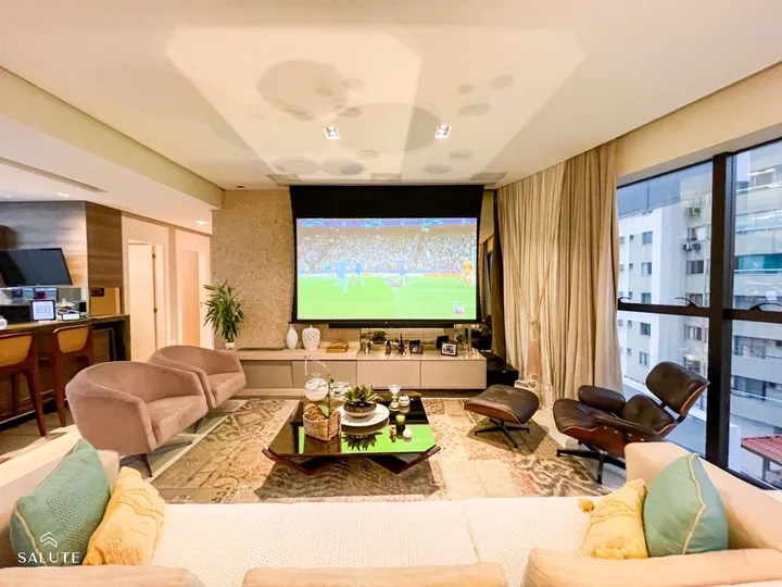 Apartamento à venda 3 suítes no Centro