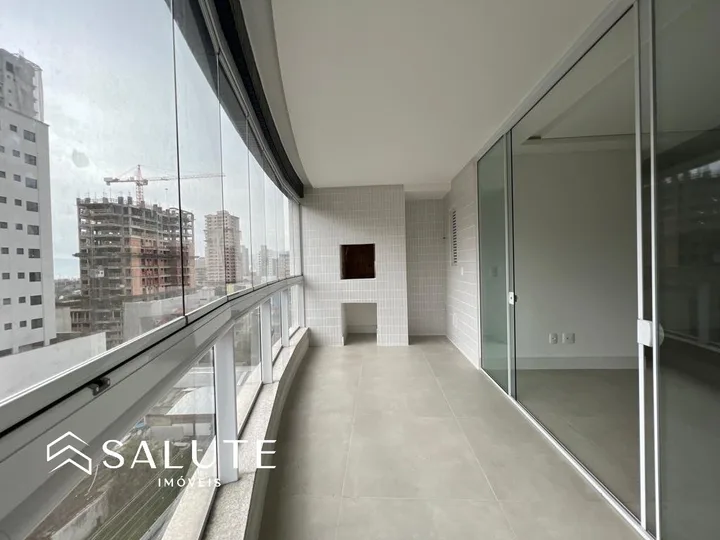 Apartamento Novo na Meia Praia em Itapema
