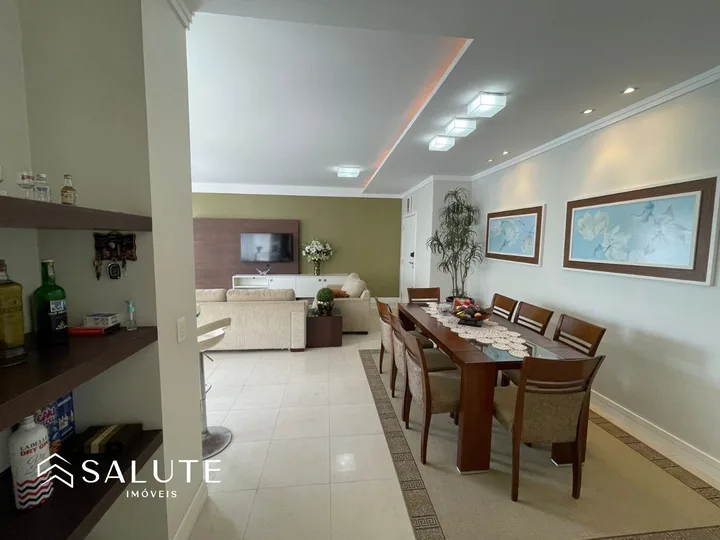Apartamento a 200m da praia, mobiliado e decorado.