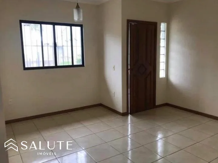 Casa à venda com 3 dormitórios na Barra Sul