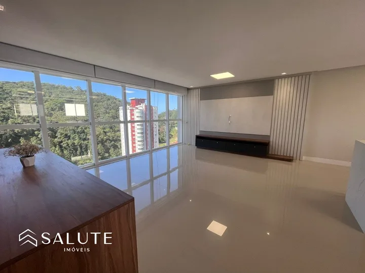 Apartamento Quadra Mar com 4 Suítes.