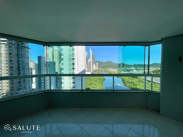Apartamento à venda 3 dormitórios na Barra Sul