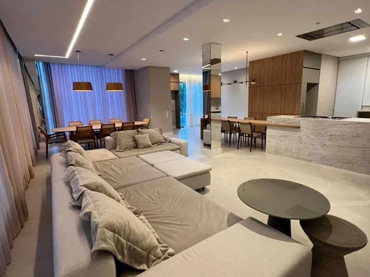 Casa em Condomínio 4 dormitórios em Praia Brava Itajaí