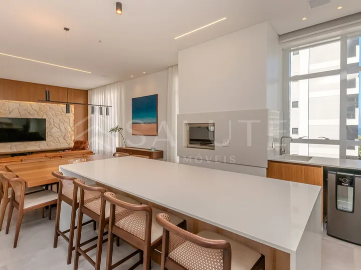 Apartamento à venda 3 suítes na Praia Brava
