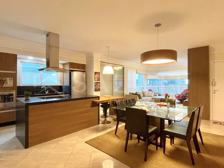 Apartamento á venda com 3 dormitórios Barra Sul.