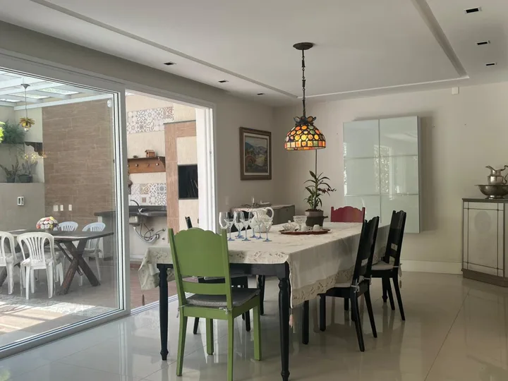 Casa à venda 6 dormitórios na Praia dos Amores