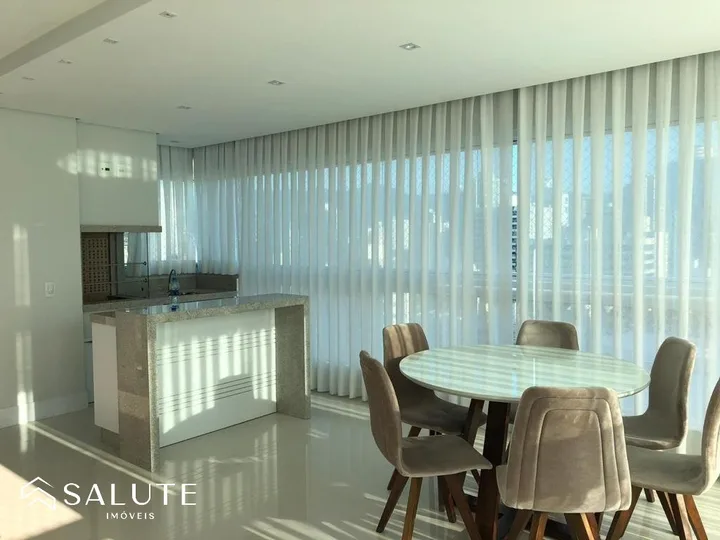 Apartamento à venda com 5 suítes em Meia Praia