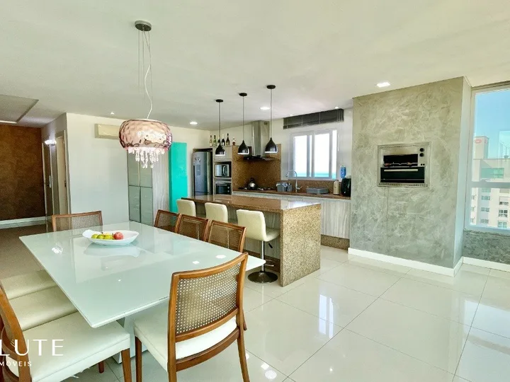 Apartamento à venda com 4 suítes no Centro