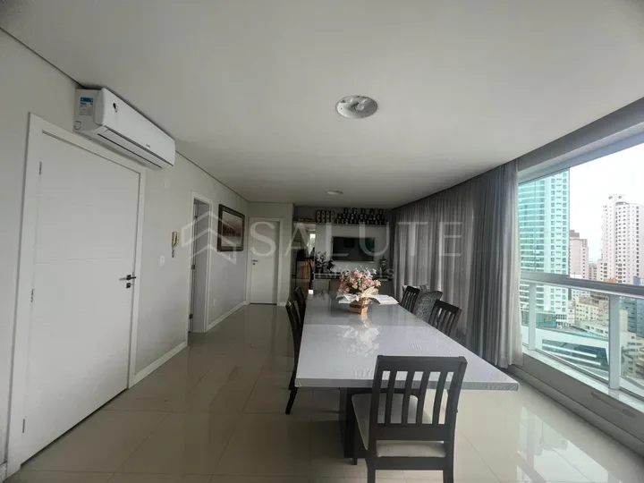 Apartamento aluguel anual 3 suítes Barra Sul.