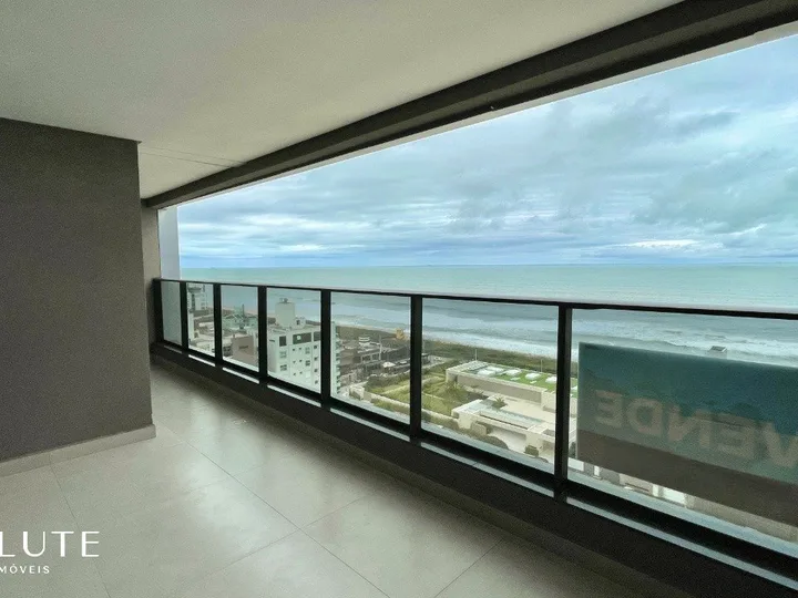Apartamento à venda com 3 suítes na Praia Brava