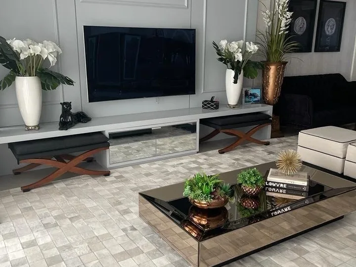 Apartamento à venda 4 suíte em Meia Praia
