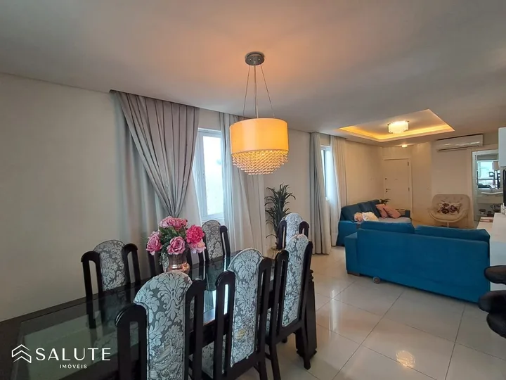 Apartamento à Venda 3 suítes no Centro