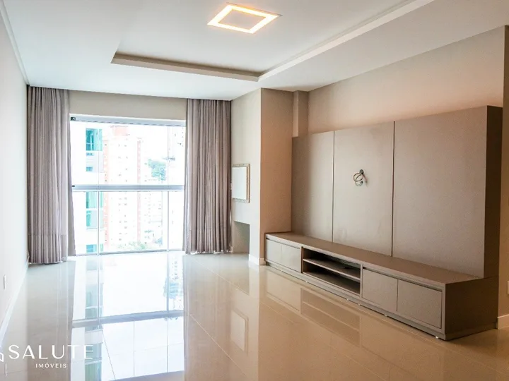 Apartamento à venda 3 suítes no Pioneiros