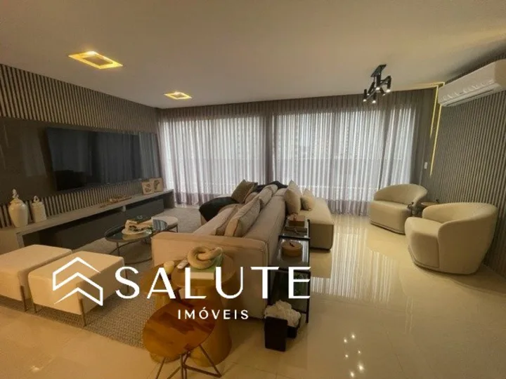 Apartamento à venda com 3 suítes no Centro