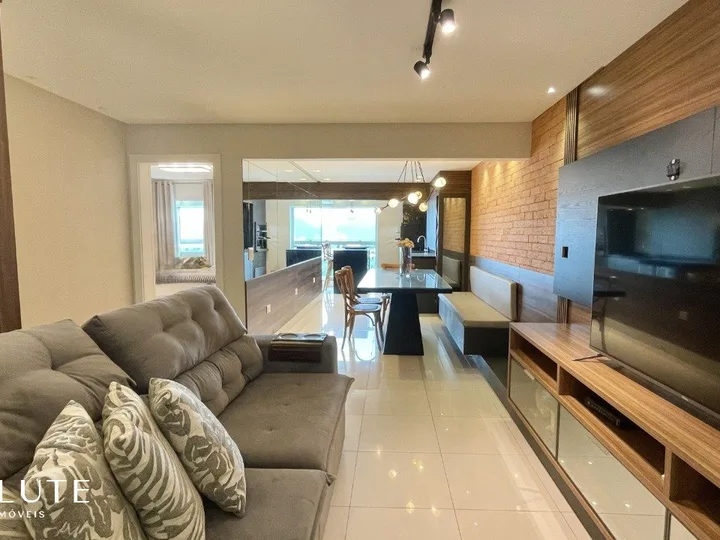 Apartamento locação anual 3 suítes na Barra Sul
