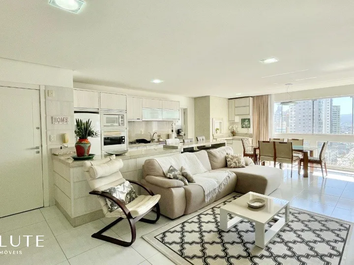Apartamento á venda 3 dormitórios no Centro