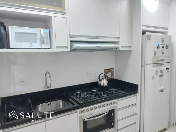 Apartamento diferenciado aluguel anual 2 dormitórios no Centro