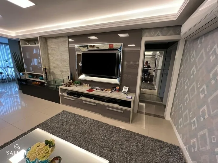 Apartamento à venda com 3 suítes no Centro