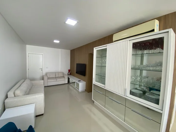 Apartamento à venda 3 dormitórios Barra Norte.