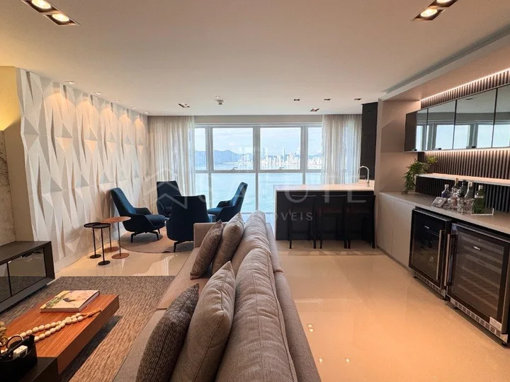 Apartamento aluguel anual 3 suítes Pioneiros