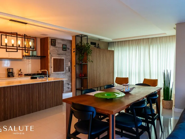 Duplex à venda com 4 suítes na Barra Sul