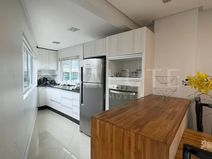 Apartamento a venda com 3 dormitórios no Centro