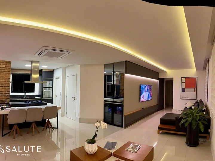 Apartamento à venda com 3 suítes na Barra Sul