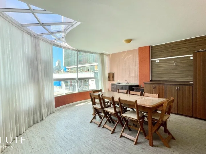 Apartamento á venda com 3 Dormitórios no Centro