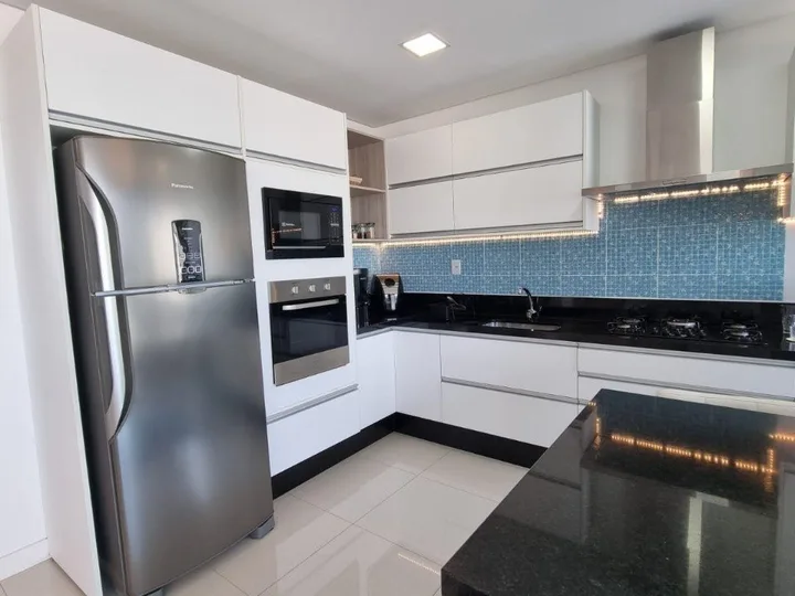 Apartamento à venda 4 dormitórios na Barra Sul