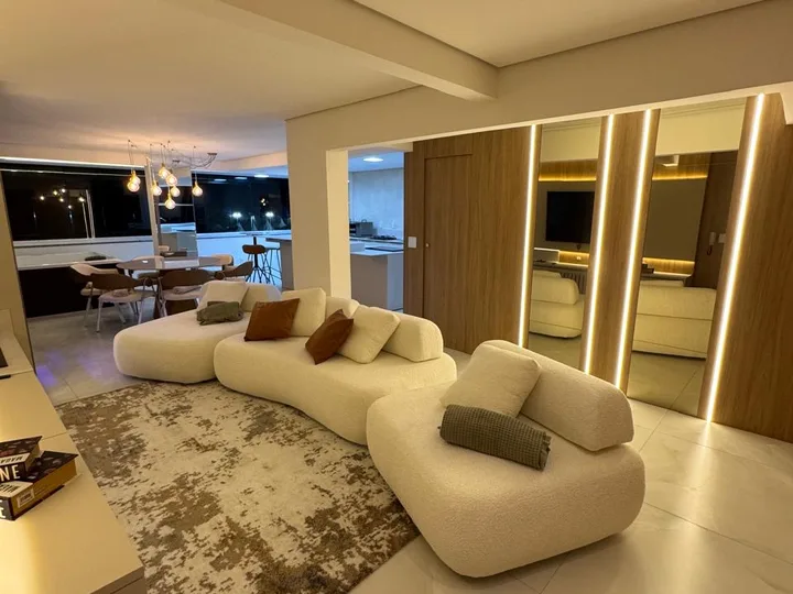 Apartamento à venda 4 suítes no Centro