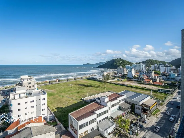 Apartamento à venda com 3 suítes na Praia Brava