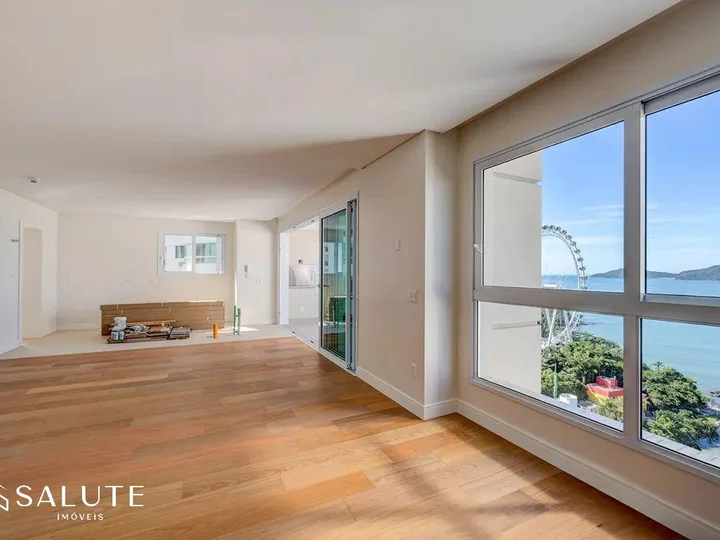 Apartamento à venda com 4 suítes no Pioneiros