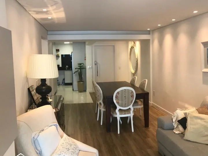 Apartamento com 3 Dormitórios no Centro