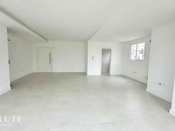 Apartamento novo de 3 suítes com churrasqueira
