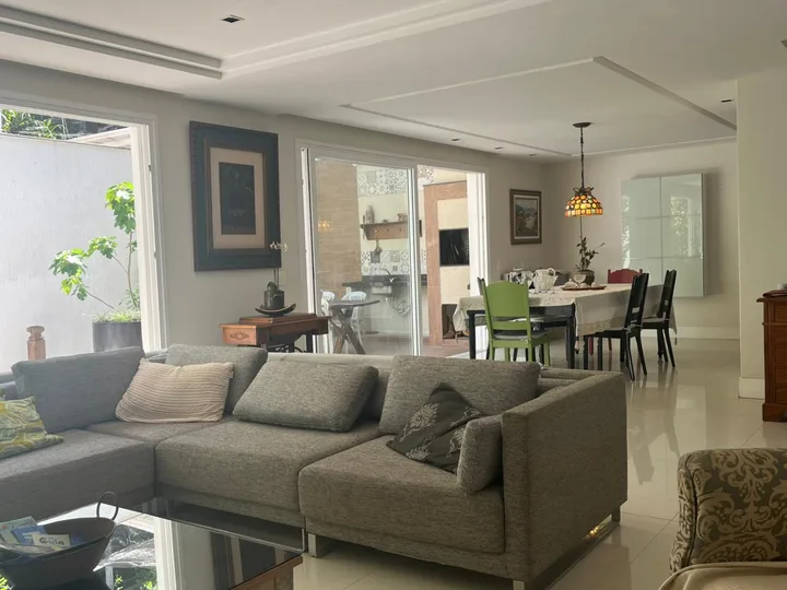 Casa à venda 6 dormitórios na Praia dos Amores