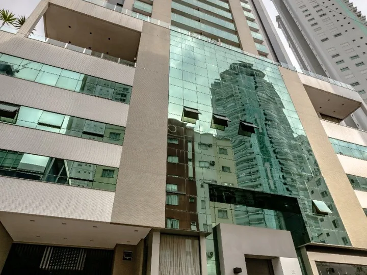 Cobertura com 3 suítes em Balneário Camboriú
