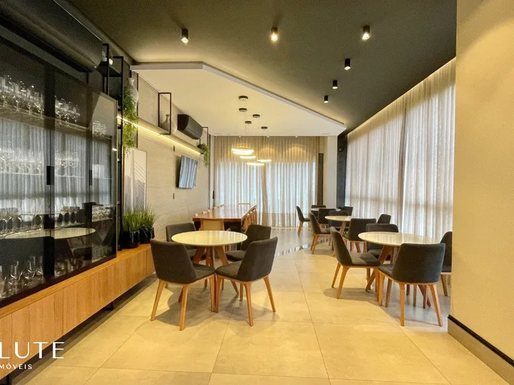 Apartamento à venda com 3 suítes na Barra Sul
