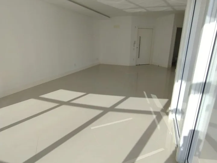 Apartamento à venda 3 suítes no Centro