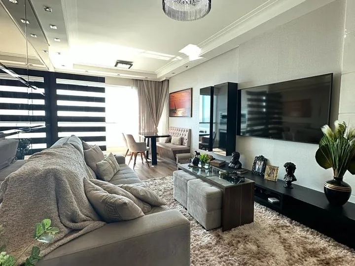 Apartamento 4 suítes Quadra Mar