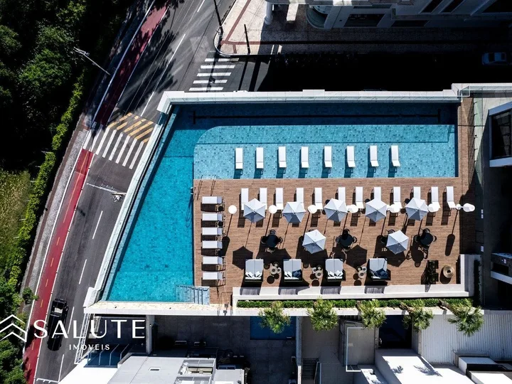 Apartamento com 4 suítes na Barra Sul.