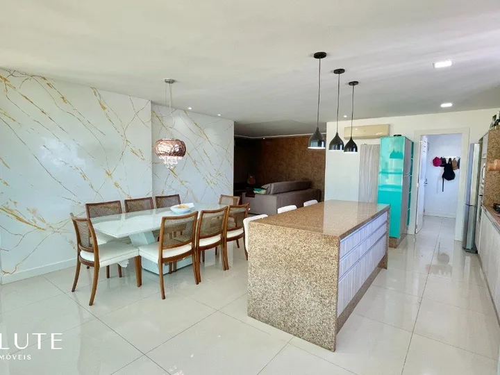Apartamento à venda com 4 suítes no Centro