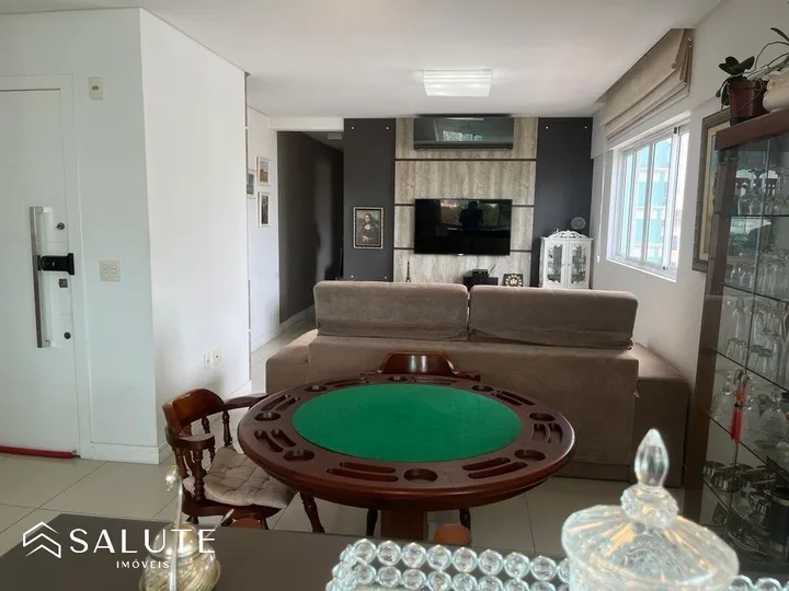 Apartamento à venda com 3 suítes na Barra Sul