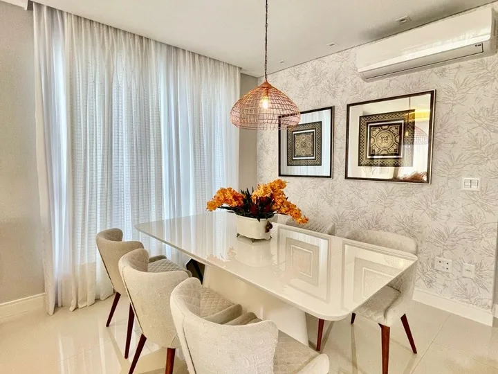 Apartamento Alto Padrão com 4 dormitórios.