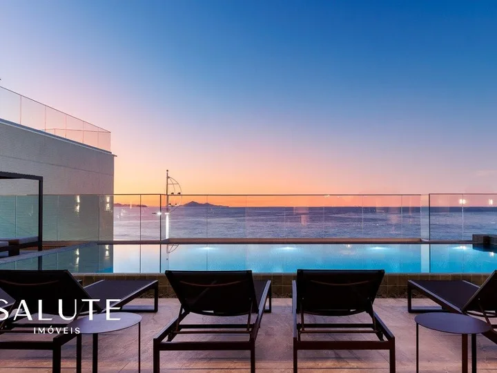 Cobertura duplex com spa, 4 suítes frente mar