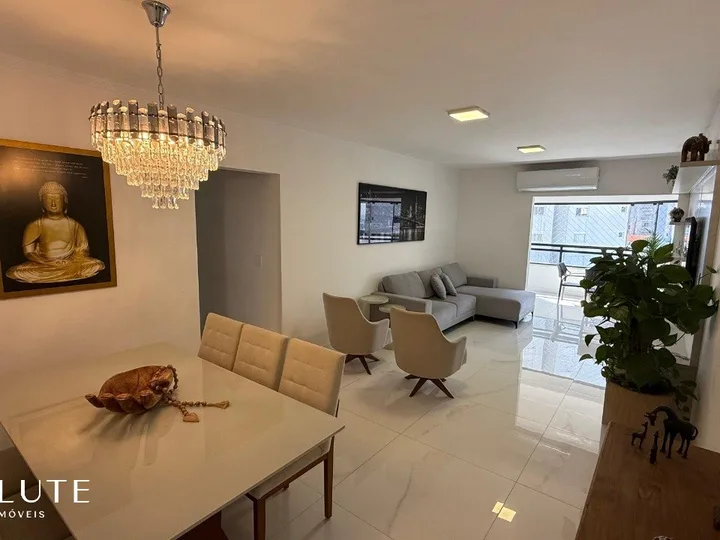 Apartamento á venda com 3 dormitórios no Centro