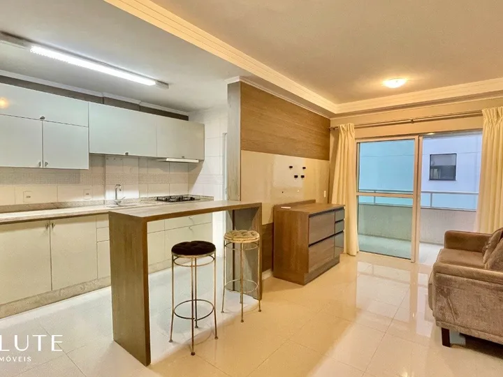 Apartamento aluguel anual 3 suítes Praia Brava
