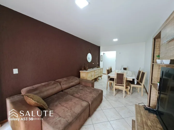 Apartamento com 3 quartos em Balneário Camboriú.