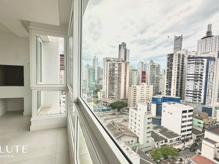Apartamento à venda 3 suítes no Centro