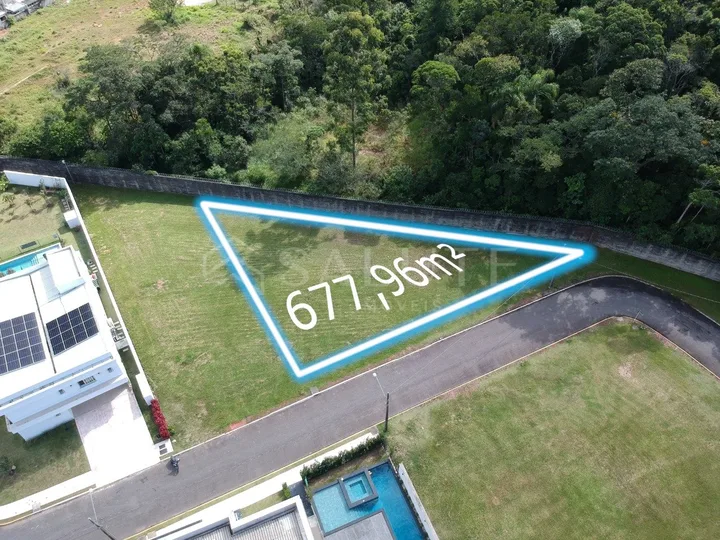 Terreno á Venda com 635,6 m² de área total