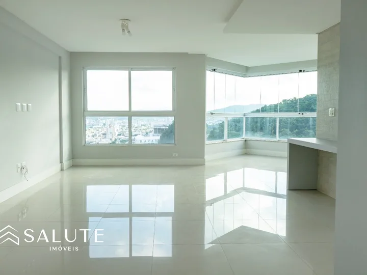 Apartamento à venda com 3 suítes no Centro